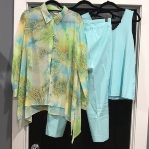 ’Chico’s So Slimming 1.5/10 Reg Capris, shirt sep.